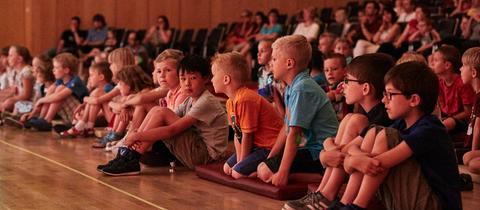 Kinder im hr-Sendesaal