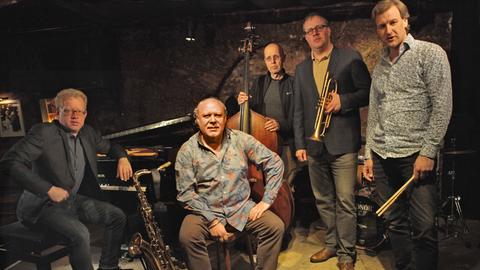 Musiker mit Instrumenten